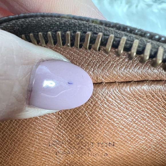 Louis Vuitton Crossbody authentic - Picture 6 of 7